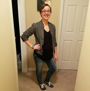 Meet your Posher, Julia